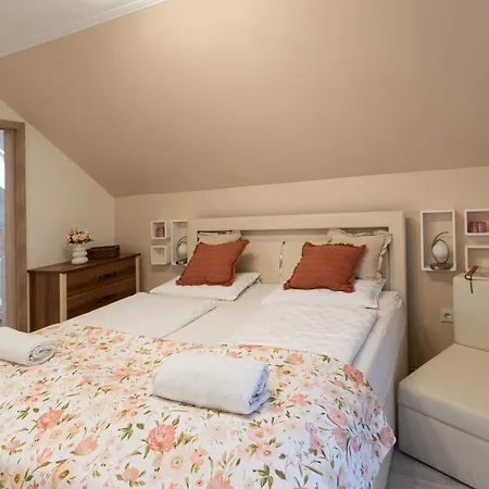 ゲストハウス Balaton Fantasy バラトンフレド