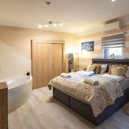 ゲストハウス Balaton Fantasy 4*